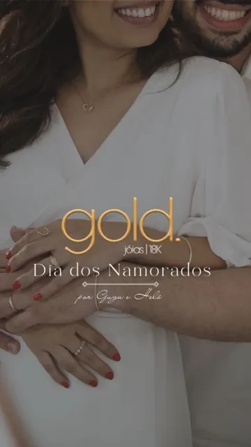 Detalhe de colar dourado sobre blusa branca, em vídeo de Dia dos Namorados